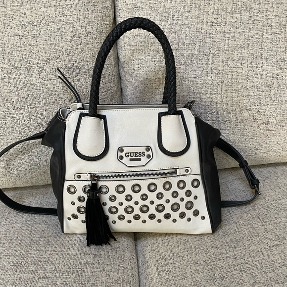 GUESS crossbody bag - Picture 2 of 7